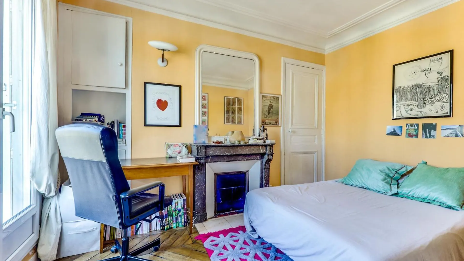 Central Appartement Avec Balcon Paris Frankrike